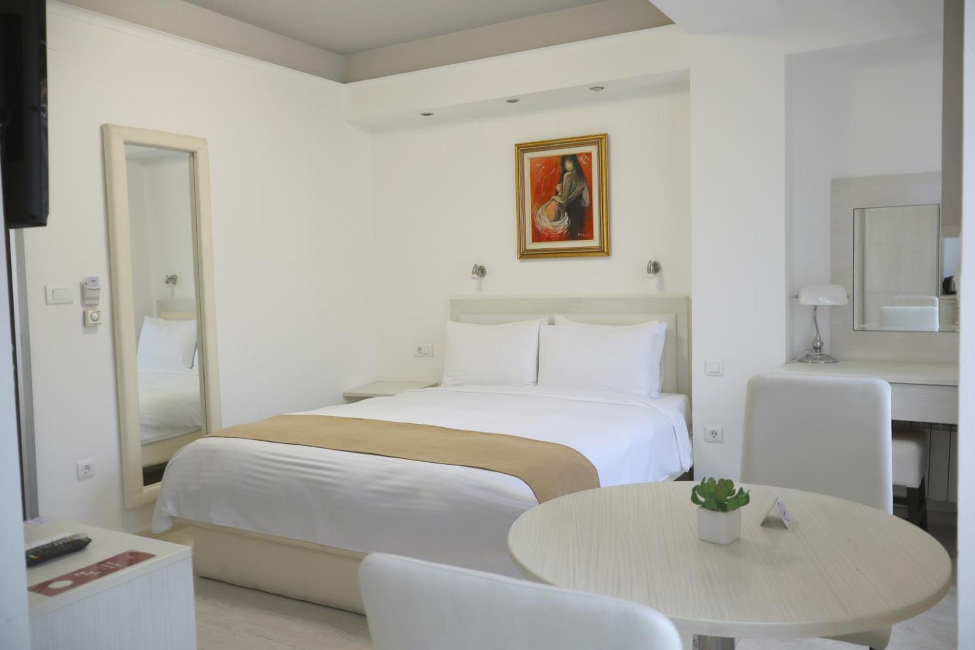 Sienna Apartments Скопие Екстериор снимка