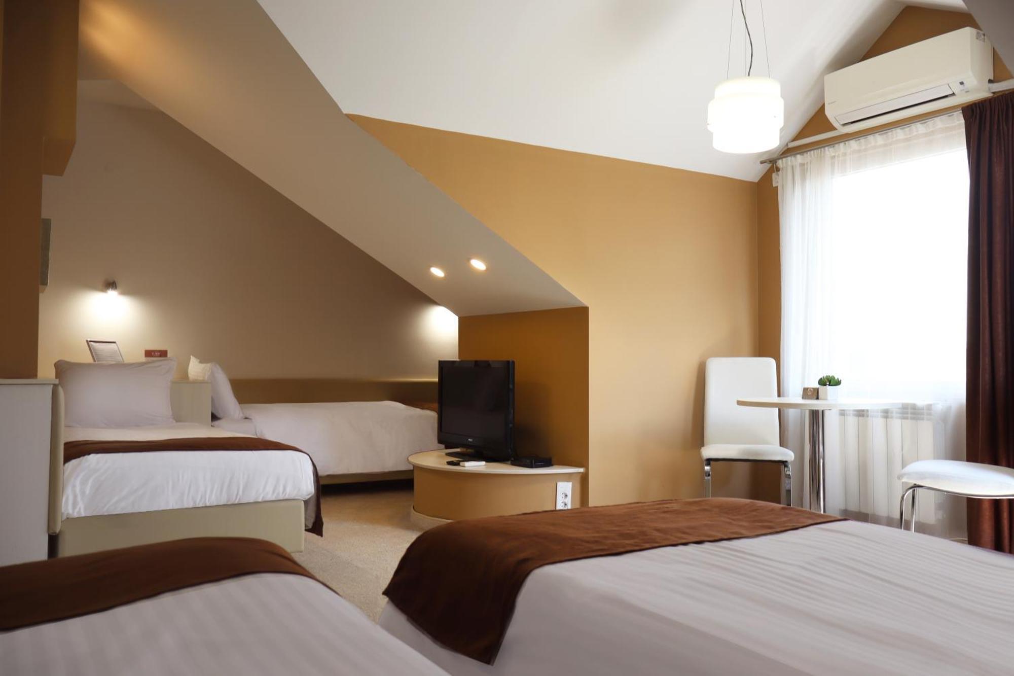 Sienna Apartments Скопие Екстериор снимка